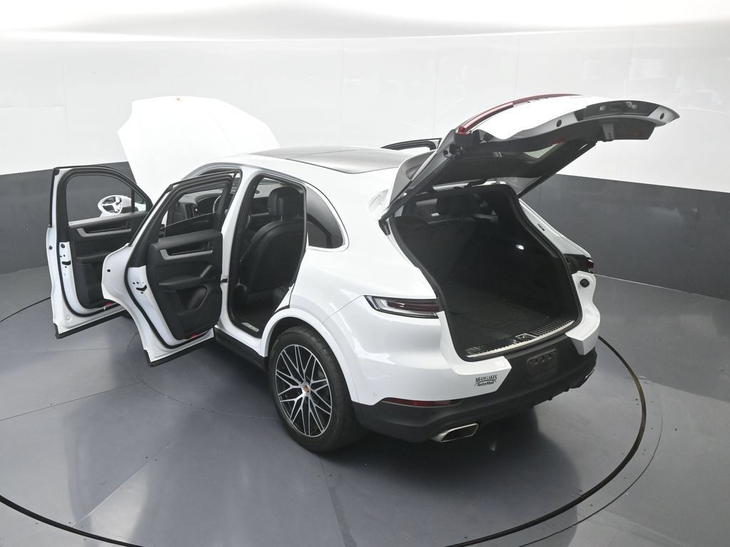 Used 2025 Porsche Cayenne AWD/4WD image 77