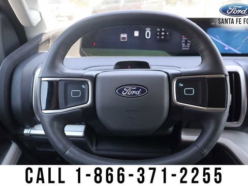 Used 2025 Ford Expedition Active RWD image 34