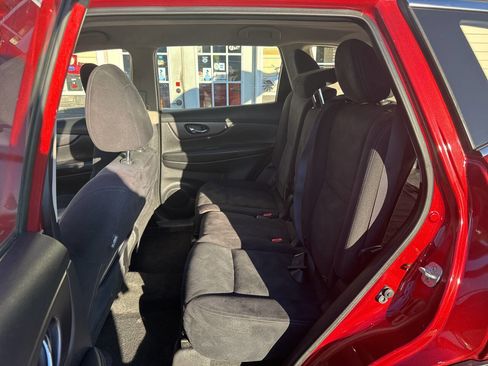 Used 2016 Nissan Rogue S image 10