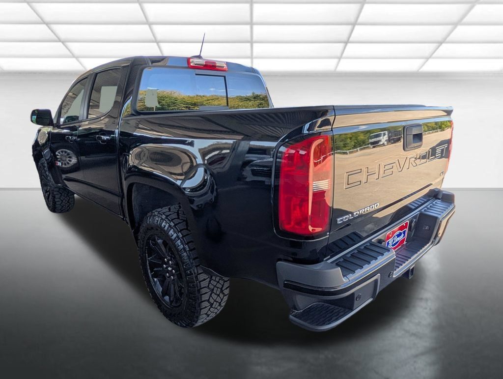 Used 2022 Chevrolet Colorado Z71 w/ Z71 Midnight Edition AWD/4WD image 2
