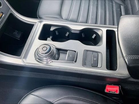 Used 2022 Ford Edge SEL image 15