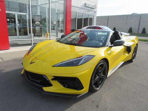 Used 2025 Chevrolet Corvette Stingray Preferred Conv w/ Stealth Interior Trim Package RWD image 2