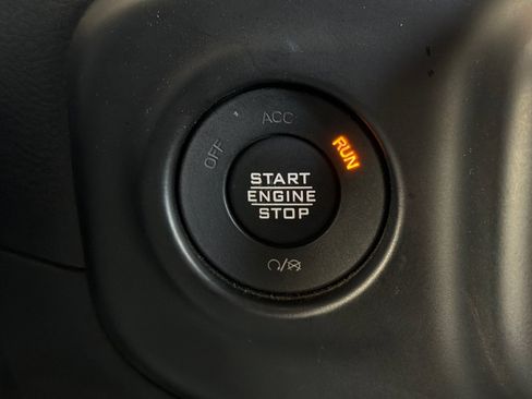 Used 2022 Jeep Wrangler Unlimited Rubicon w/ Xtreme Recon 35" Tire Package AWD/4WD image 26