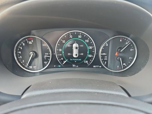 Used 2018 Buick LaCrosse Essence FWD image 24