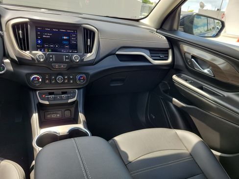 Used 2024 GMC Terrain Denali w/ Denali Premium Package AWD/4WD image 18