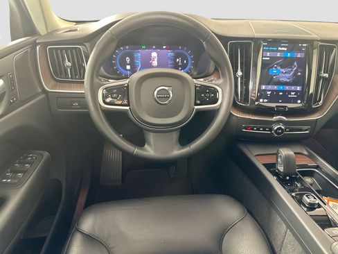 Certified 2023 Volvo XC60 B5 Plus image 24