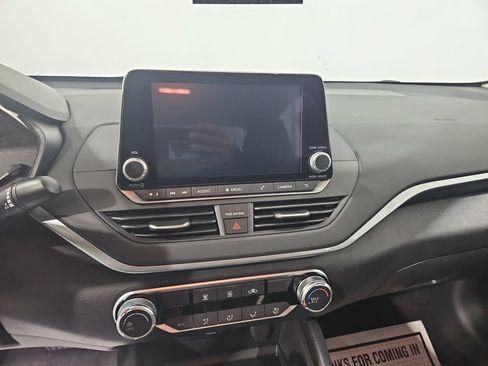 Certified 2025 Nissan Altima 2.5 S FWD image 20