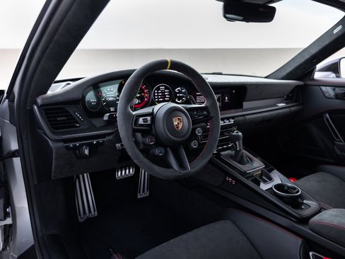 Used 2025 Porsche 911 GT3 RS RWD image 2