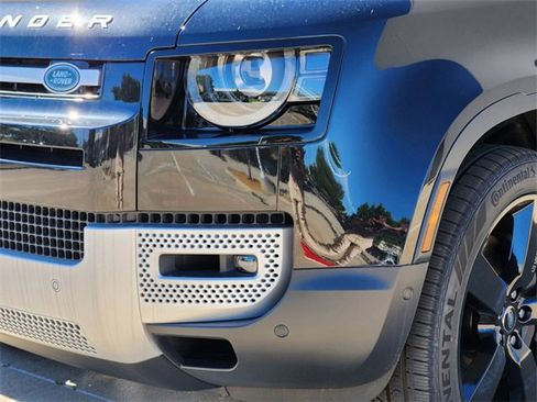 New 2024 Land Rover Defender 130 S image 8