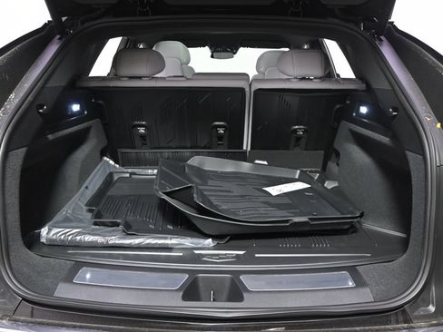 New 2026 Cadillac Lyriq Luxury w/ LPO, Floor Liner Package AWD/4WD image 19