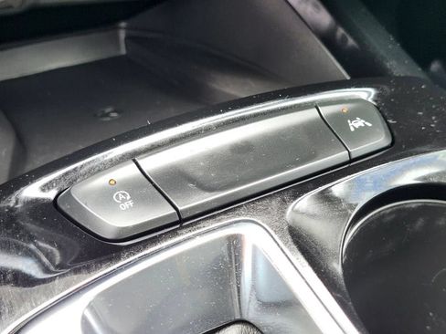 Used 2024 Chevrolet Trax ACTIV w/ Sunroof Package FWD image 24