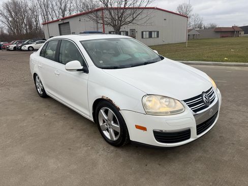 Used 2009 Volkswagen Jetta SE image 3
