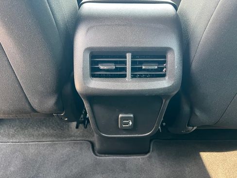 Used 2024 Chevrolet Equinox LT AWD/4WD image 24