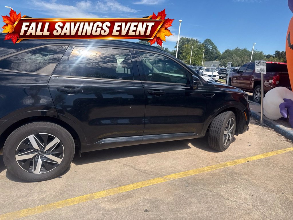 Used 2023 Kia Sorento S w/ Panoramic Sunroof Package FWD image 5