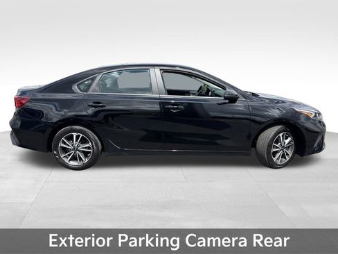 Used 2023 Kia Forte LXS w/ LXS Technology Package FWD image 9