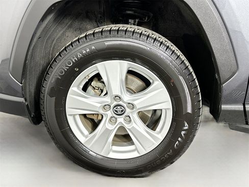 Certified 2020 Toyota RAV4 LE image 30