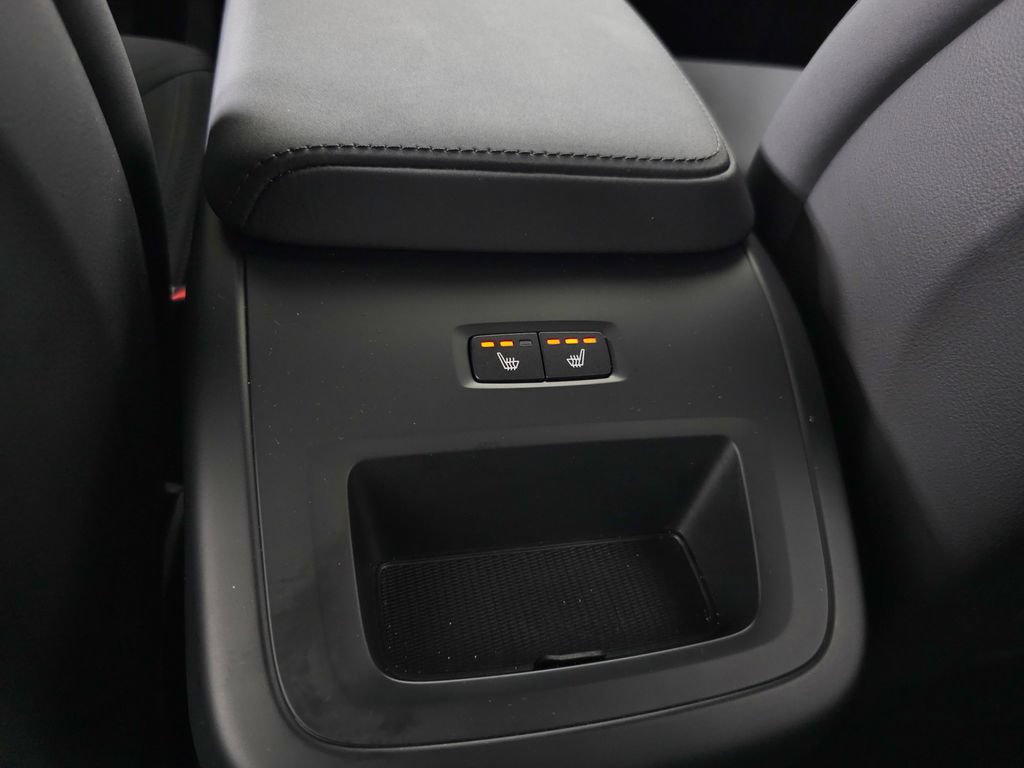 Certified 2026 Volvo XC60 B5 Plus AWD/4WD image 36