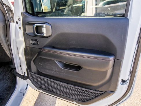 Used 2024 Jeep Wrangler Unlimited Rubicon image 21