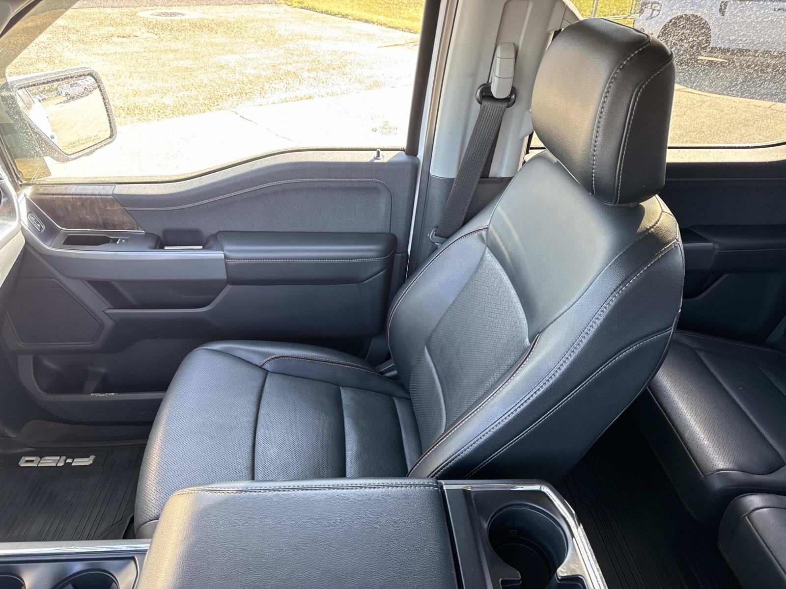 Used 2022 Ford F150 Lariat w/ FX4 Off-Road Package AWD/4WD image 14