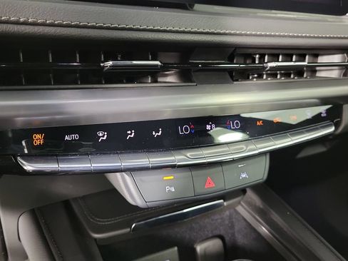 Used 2024 Cadillac XT4 Premium Luxury AWD/4WD image 29