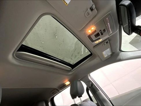 Used 2021 Toyota Sienna XLE image 22