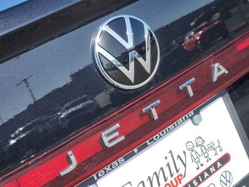 Used 2025 Volkswagen Jetta SE FWD image 6