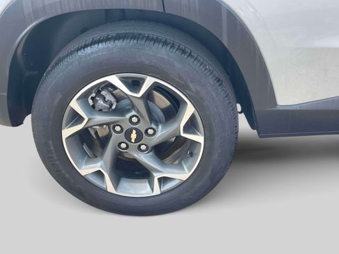 Used 2024 Chevrolet Trax LT w/ Driver Confidence Package FWD image 7