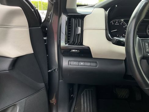 Used 2022 Nissan Pathfinder SV image 25