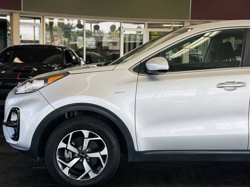 Used 2020 Kia Sportage LX AWD/4WD image 15