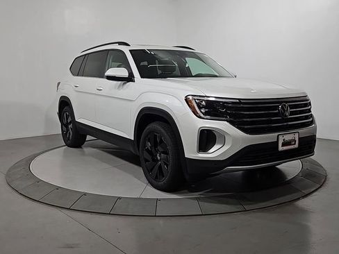 New 2026 Volkswagen Atlas SE image 7