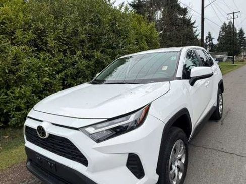 Used 2023 Toyota RAV4 LE FWD image 3