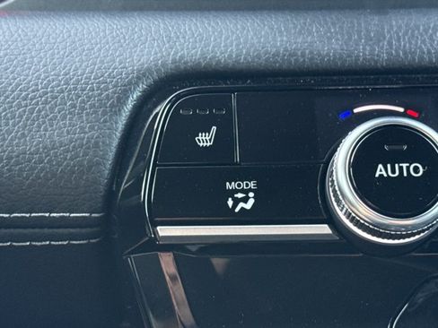 Used 2025 Honda Pilot Touring image 24