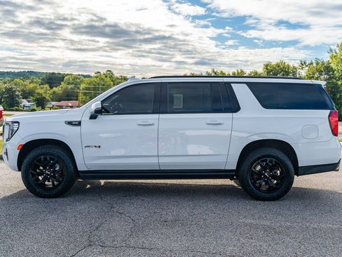 Used 2022 GMC Yukon XL AT4 image 4