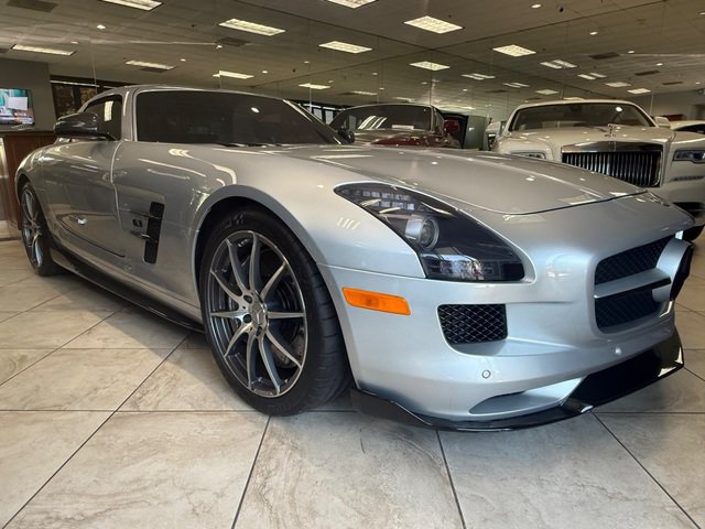 Used 2011 Mercedes-Benz SLS AMG Coupe image 2