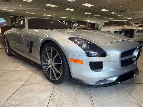 Used 2011 Mercedes-Benz SLS AMG Coupe image 2