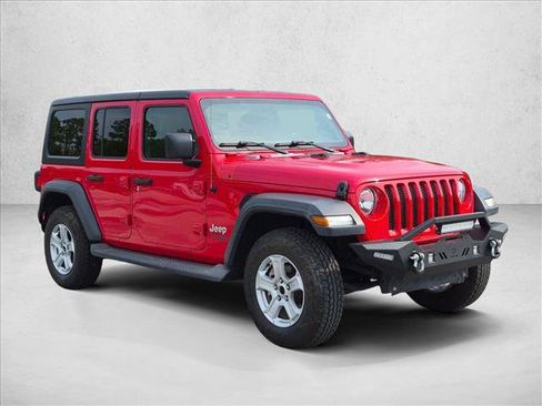 Used 2018 Jeep Wrangler Unlimited Sport S AWD/4WD image 3