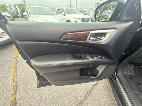Used 2014 Nissan Pathfinder SL w/ SL Tech Package AWD/4WD image 18