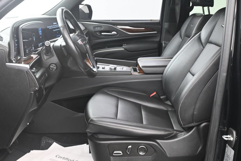 Used 2022 Cadillac Escalade Luxury w/ LPO, Illumination Package AWD/4WD image 10