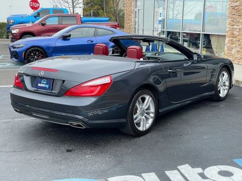 Used 2015 Mercedes-Benz SL 550 image 10