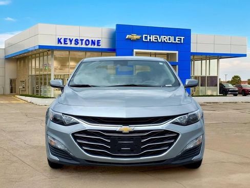 Used 2024 Chevrolet Malibu LT FWD image 2