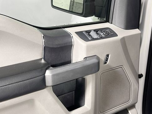 Used 2016 Ford F150 XLT AWD/4WD image 17