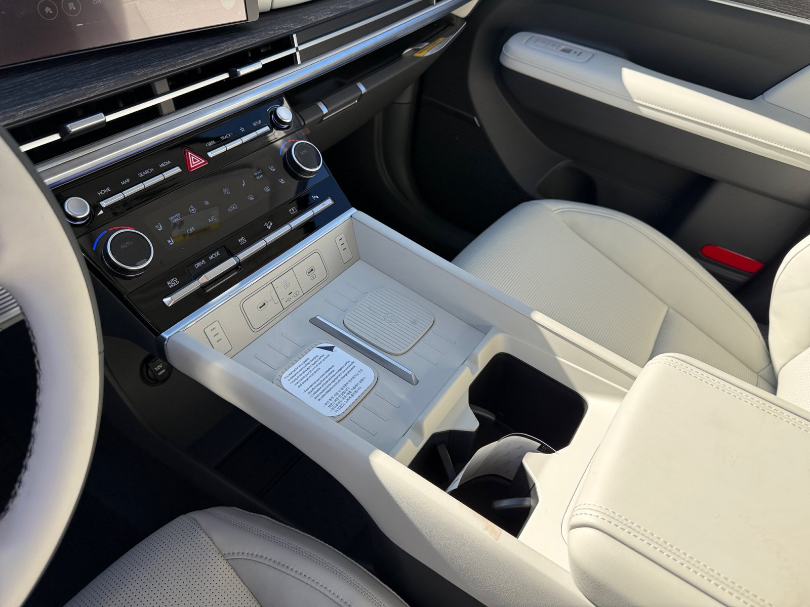 New 2026 Hyundai Santa Fe Calligraphy AWD/4WD image 13