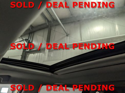 Used 2018 Toyota Highlander SE image 28