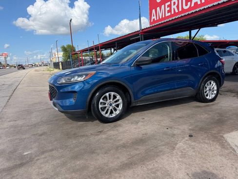 Used 2022 Ford Escape SE FWD image 2
