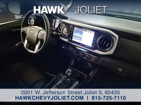 Used 2020 Toyota Tacoma Limited AWD/4WD image 25