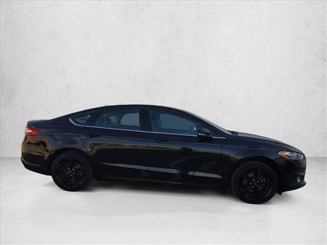 Used 2016 Ford Fusion SE w/ Equipment Group 201A FWD image 4