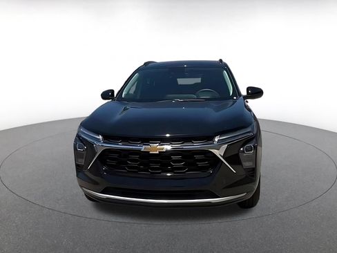 Used 2025 Chevrolet Trax LT FWD image 4