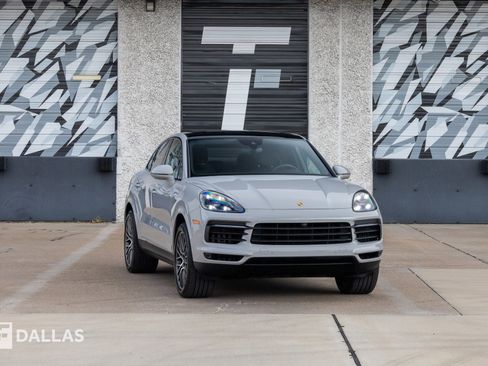Used 2021 Porsche Cayenne S image 1