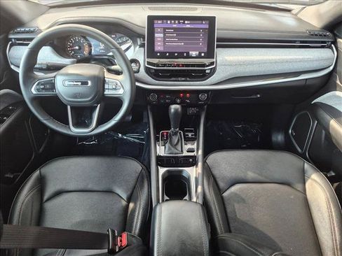 Used 2024 Jeep Compass Latitude w/ Sun and Sound Group AWD/4WD image 25