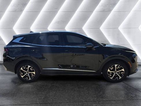 Used 2025 Kia Sportage EX FWD image 4